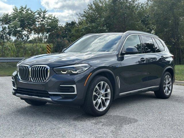 Photo of 2022 Arctic Gray Metallic BMW X5