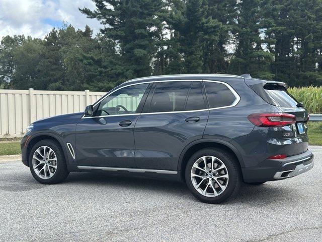 Photo of 2022 Arctic Gray Metallic BMW X5