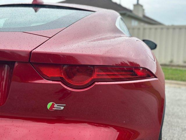Photo of 2015 Italian Racing Red Jaguar F-TYPE