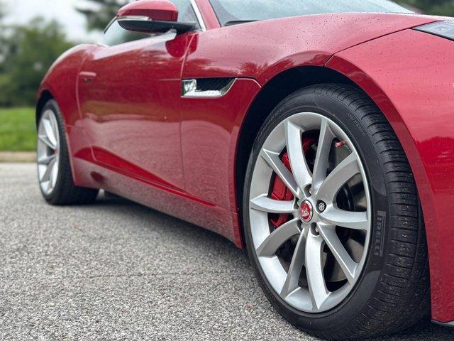 Photo of 2015 Italian Racing Red Jaguar F-TYPE