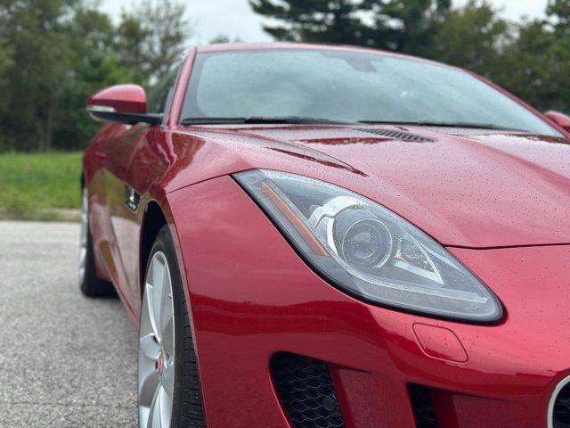 Photo of 2015 Italian Racing Red Jaguar F-TYPE
