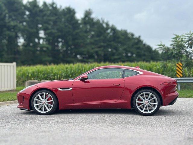 Photo of 2015 Italian Racing Red Jaguar F-TYPE