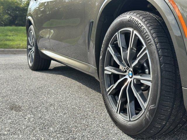 Photo of 2022 Manhattan Green Metallic BMW X5