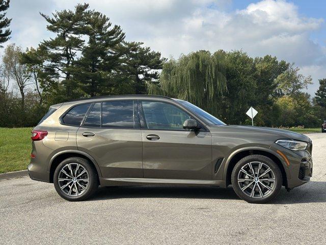 Photo of 2022 Manhattan Green Metallic BMW X5