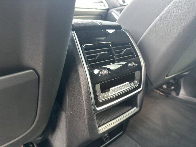 Photo of 2022 Manhattan Green Metallic BMW X5