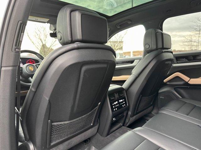 Photo of 2024 White Porsche Cayenne