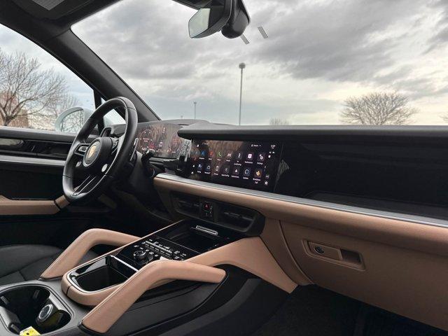 Photo of 2024 White Porsche Cayenne
