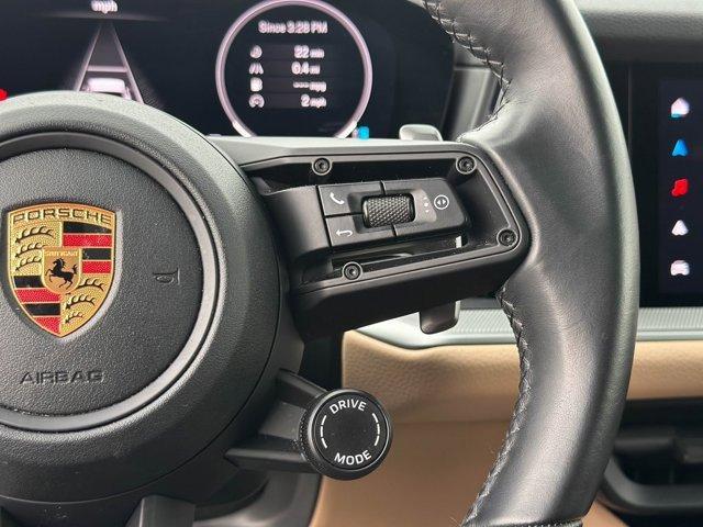 Photo of 2024 White Porsche Cayenne