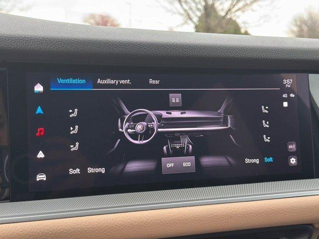 Photo of 2024 White Porsche Cayenne