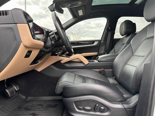 Photo of 2024 White Porsche Cayenne