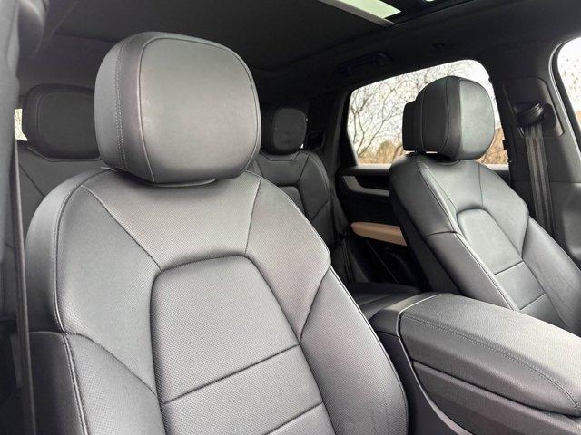 Photo of 2024 White Porsche Cayenne
