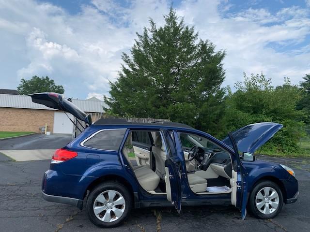 Photo of 2010 Blue Subaru Outback