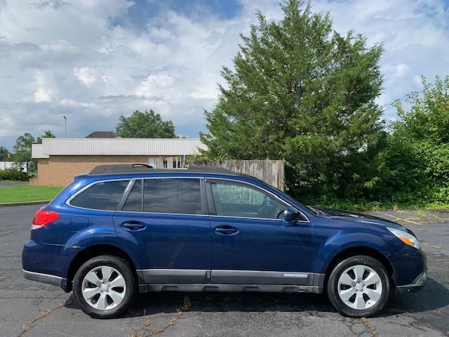 Photo of 2010 Blue Subaru Outback