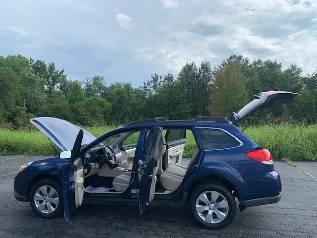 Photo of 2010 Blue Subaru Outback
