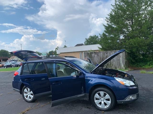 Photo of 2010 Blue Subaru Outback