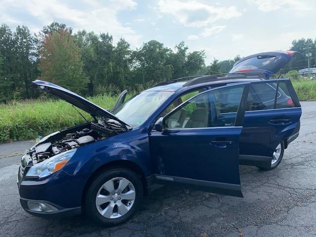 Photo of 2010 Blue Subaru Outback