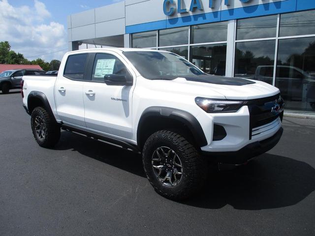 Photo of 2026 Summit White Chevrolet Colorado