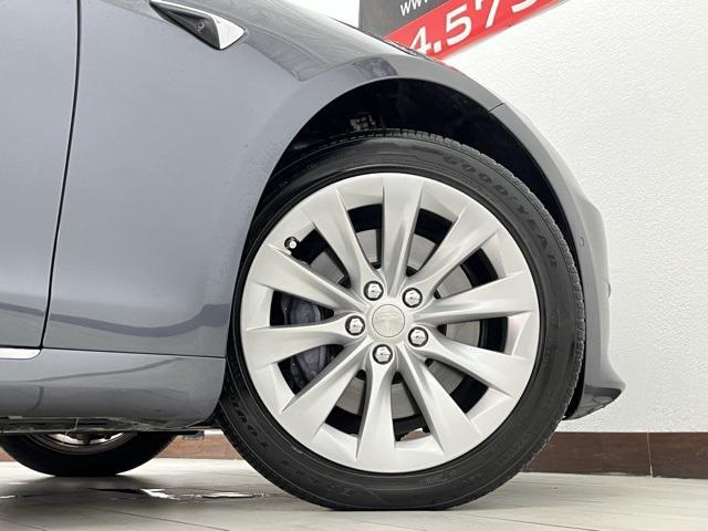 Photo of 2020 Gray Tesla Model S