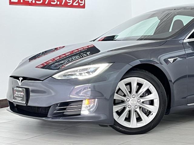 Photo of 2020 Gray Tesla Model S