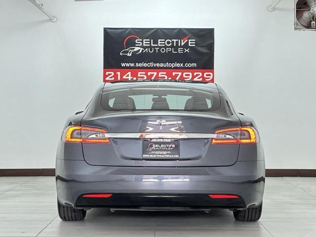 Photo of 2020 Gray Tesla Model S