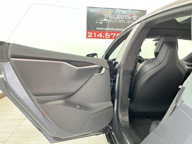 Photo of 2020 Gray Tesla Model S