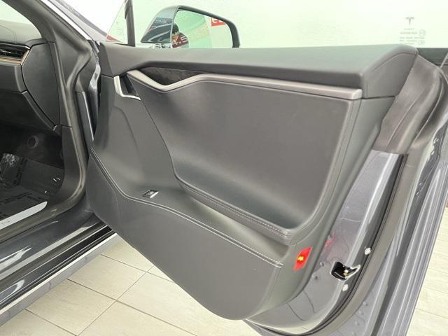 Photo of 2020 Gray Tesla Model S