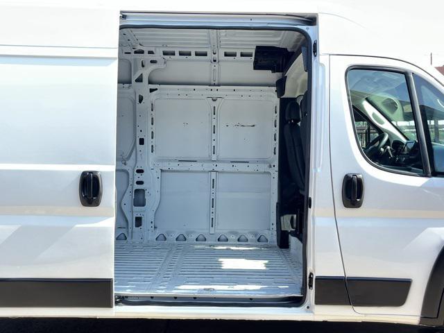 Photo of 2023 Bright White Clearcoat RAM ProMaster 2500