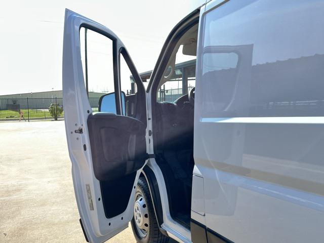 Photo of 2023 Bright White Clearcoat RAM ProMaster 2500
