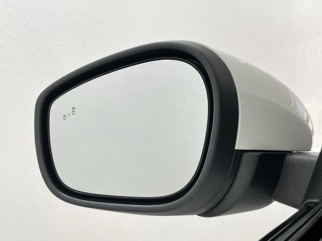 Photo of 2022 White Metallic Ford Mustang Mach-E