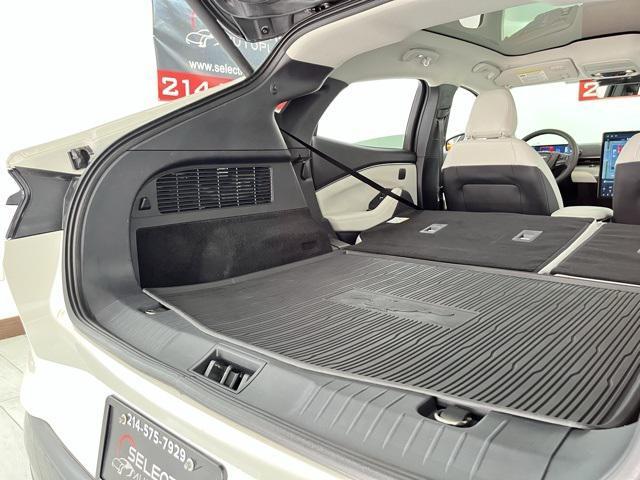 Photo of 2022 White Metallic Ford Mustang Mach-E
