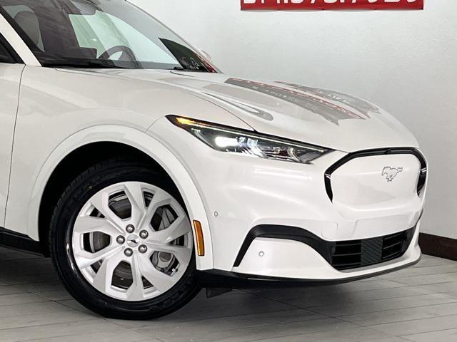 Photo of 2022 White Metallic Ford Mustang Mach-E