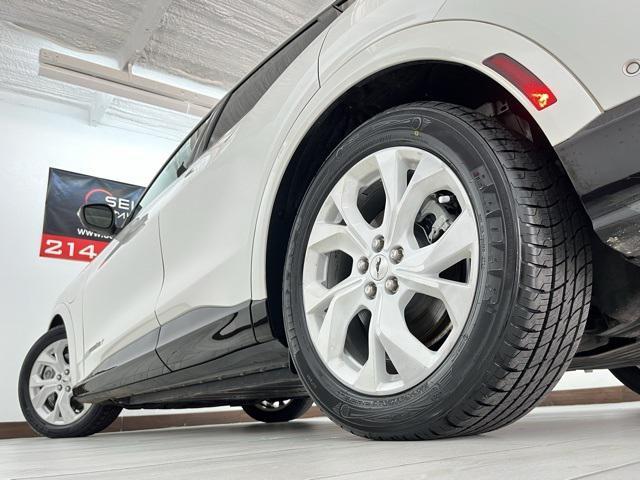Photo of 2022 White Metallic Ford Mustang Mach-E