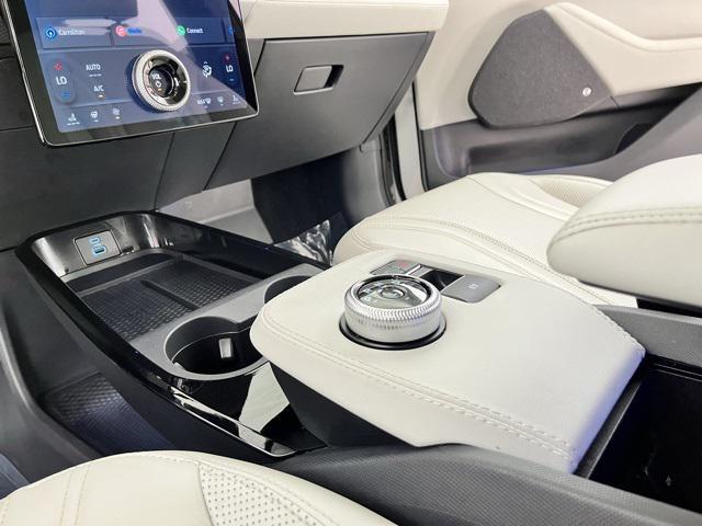 Photo of 2022 White Metallic Ford Mustang Mach-E