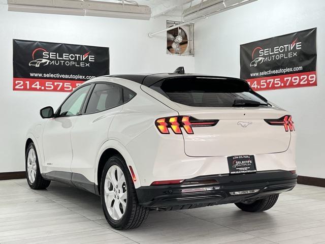 Photo of 2022 White Metallic Ford Mustang Mach-E