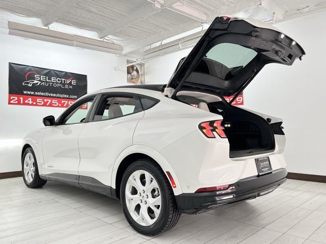 Photo of 2022 White Metallic Ford Mustang Mach-E