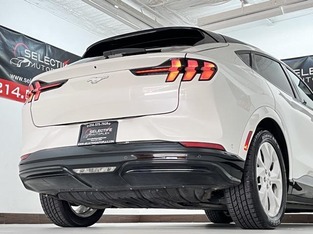 Photo of 2022 White Metallic Ford Mustang Mach-E