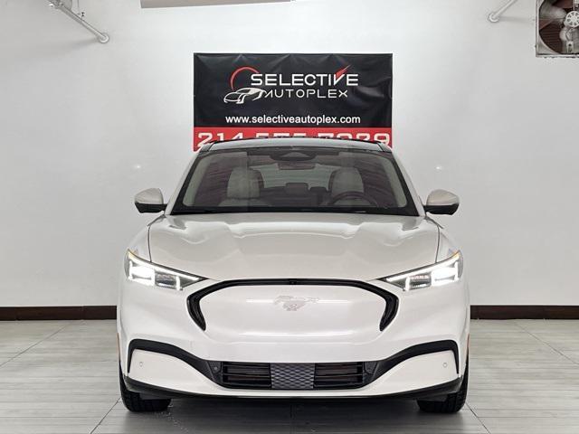 Photo of 2022 White Metallic Ford Mustang Mach-E