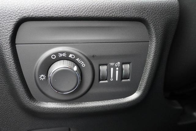 Photo of 2025 Velvet Red Pearlcoat Jeep Grand Cherokee