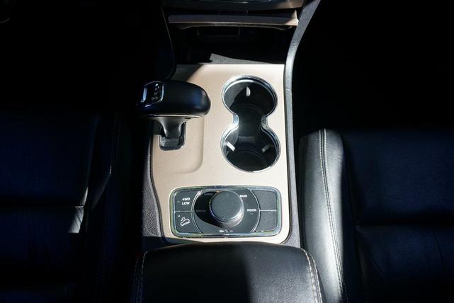 Photo of 2015 Bright White Clearcoat Jeep Grand Cherokee