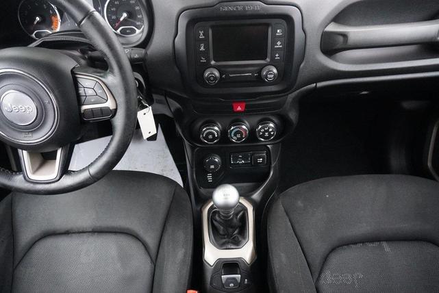 Photo of 2016 Black Jeep Renegade