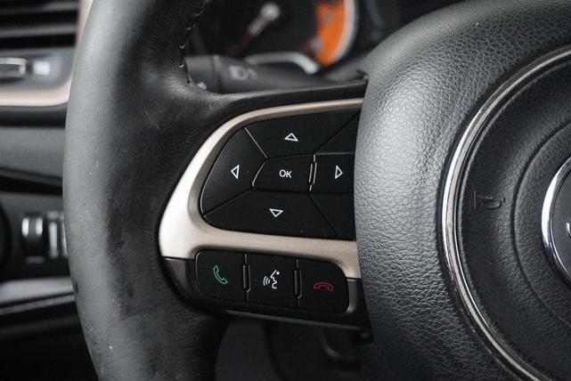 Photo of 2016 Black Jeep Renegade