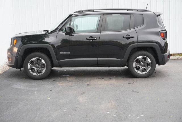 Photo of 2016 Black Jeep Renegade