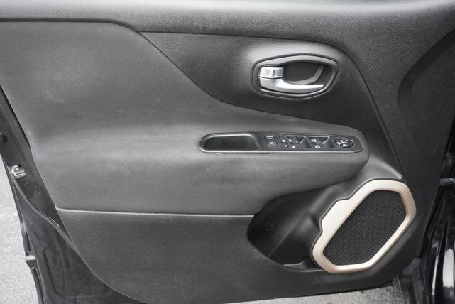 Photo of 2016 Black Jeep Renegade