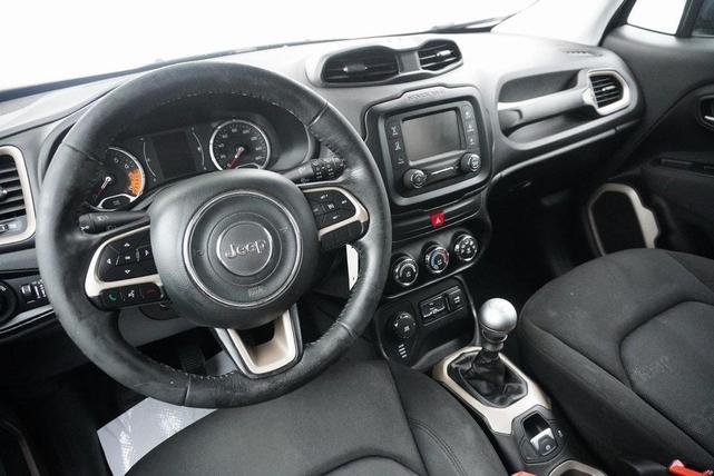 Photo of 2016 Black Jeep Renegade