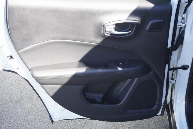 Photo of 2021 White Clearcoat Jeep Compass