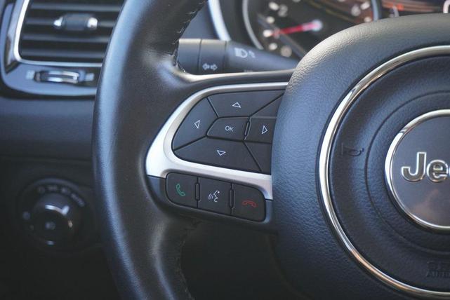 Photo of 2021 White Clearcoat Jeep Compass
