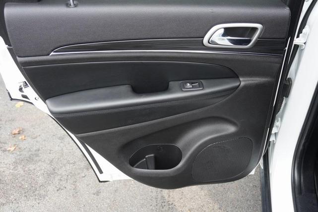 Photo of 2021 Bright White Clearcoat Jeep Grand Cherokee