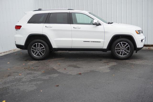 Photo of 2021 Bright White Clearcoat Jeep Grand Cherokee