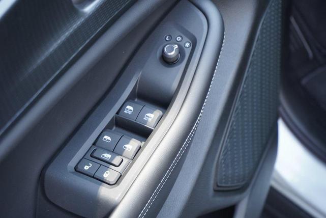 Photo of 2025 Silver Zynith Jeep Grand Cherokee