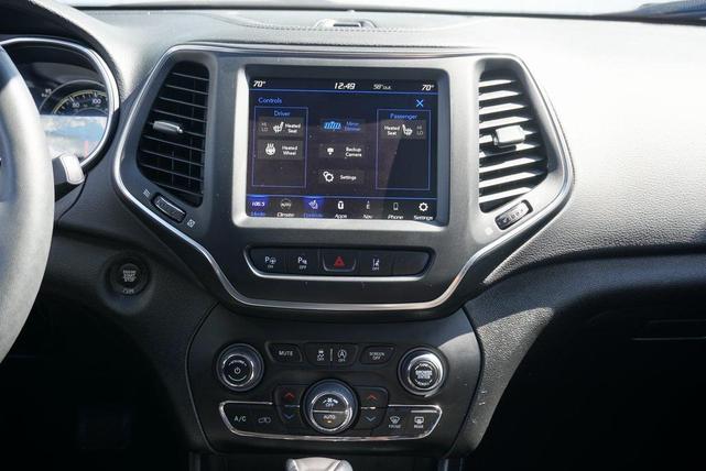 Photo of 2023 Bright White Clearcoat Jeep Cherokee